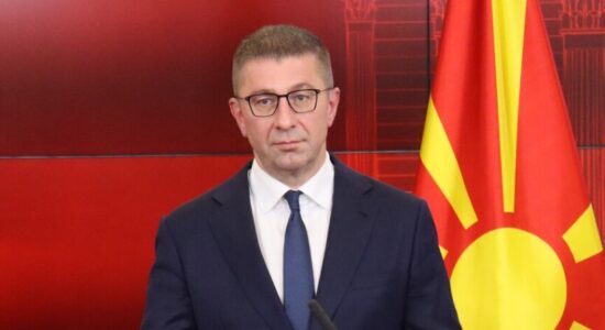 Mickoski nga Tivati: Mbetemi të përkushtuar ndaj integrimit evropian, por nuk do të sakrifikojmë dinjitetin kombëtar