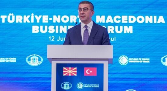 Mickoski në forumin e biznesit në Stamboll fton investitorët turq: Të ndërtojmë të ardhmen së bashku