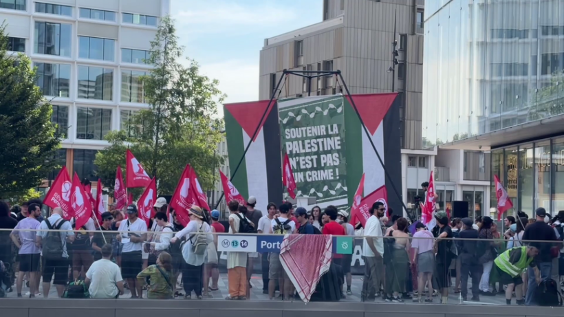 Demonstratë në Paris në mbështetje të politikanit francez Kazib që përballet me gjyq për postimet mbi Palestinën