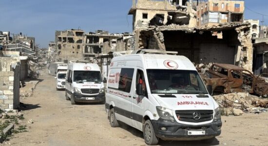 Izraeli bombardon shkollën në Gaza ku strehoheshin palestinezët e zhvendosur, plagosen 5 persona