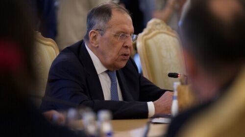 Lavrov: Mohimi i Rubios për një marrëveshje mes Rusisë dhe SHBA-së në Alaskë ishte “jo elegant”