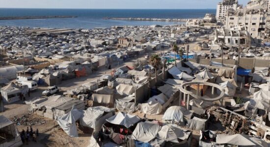 OKB-ja paralajmëron për kushte të tmerrshme në zonat e zhvendosjes në Gaza, 1,7 milion palestinezë përballen me mungesa