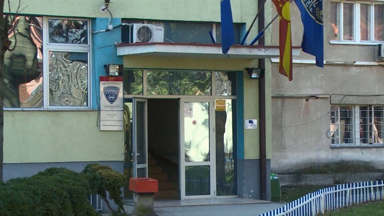 Ndalohen dy të rinj në Tetovë, u sollën në mënyrë agresive ndaj policëve