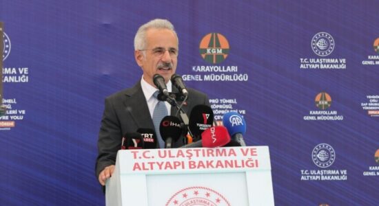 Turqia: Deri më tani 11 anije në pronësi turke kanë kaluar të sigurta përmes Ngushticës së Hormuzit