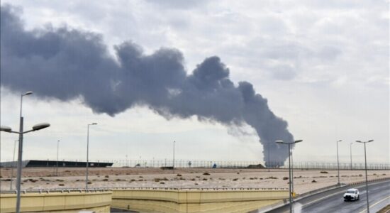 Dronët iranianë godasin aeroportin ndërkombëtar të Kuvajtit, ka të lënduar dhe dëme