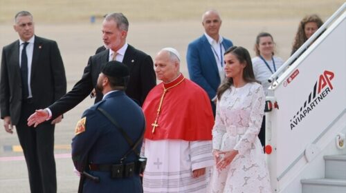 Papa Leoni XIV fillon vizitën në Spanjë me fokus në migracionin