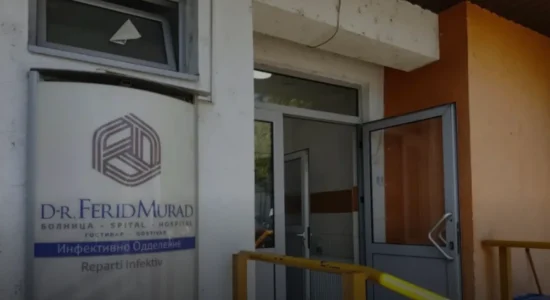 Priten rezultatet e analizave të ujit në Gostivar, mbi 350 kontrolle në spital për 24 orë