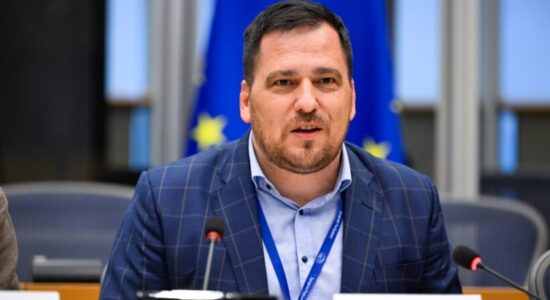 Deklarata e ministres serbe, reagon eurodeputeti çek. Kërkon përjashtimin e Serbisë nga negociatat me BE-në