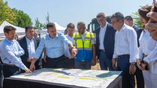 Hoxha në nisjen e rregullimit të Lumit të Thatë: Investim prej 376 milionë denarësh për një Saraj të pastër dhe të sigurt