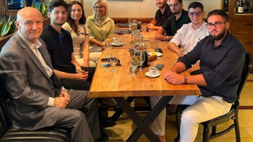Organizata Shqiptaro-Amerikane për Maqedoninë takon përfaqësuesit e Lëvizjes Studentore në Tetovë