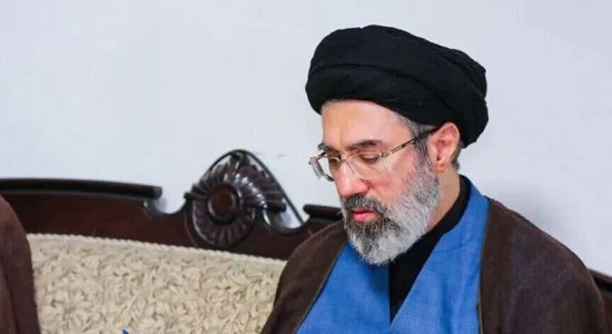 Udhëheqësi suprem i Iranit zotohet të hakmerret për paraardhësin e vrarë Ali Khamenei