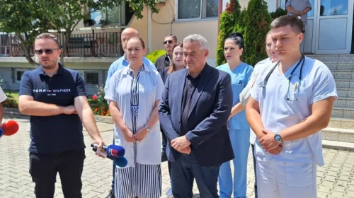 (VIDEO) Ministri i Shëndetësisë: Uji në Gostivar ende nuk është i sigurt as për përdorim teknik