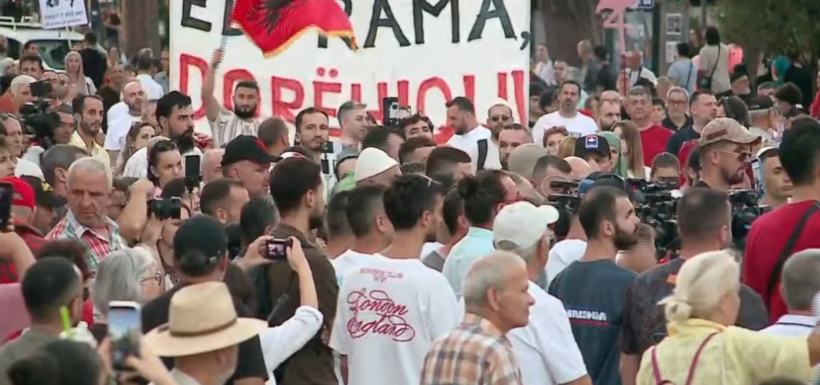 Sot dita e 40 të e protestës   Edi Rama o tradhtar  me Shqipërinë mos bëj pazar 
