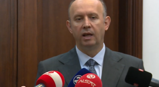 (VIDEO) Gashi pret momentin e duhur për ta vënën në votim Ligjin për përfaqësim të drejtë