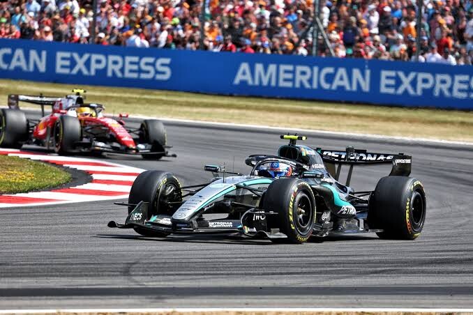 Antonelli triumfon në duelin me Hamilton dhe fiton garën sprint në pistën e Silverstone
