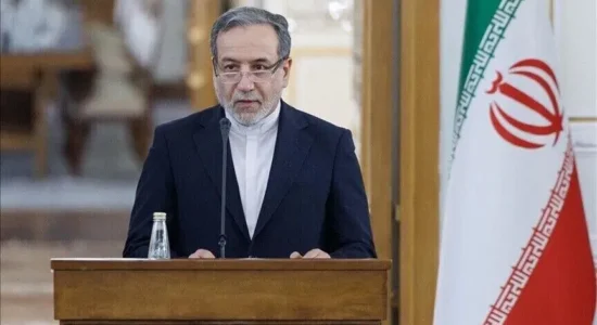 Ministri i Jashtëm iranian vizitë në Oman për të diskutuar çështjet dypalëshe dhe rajonale