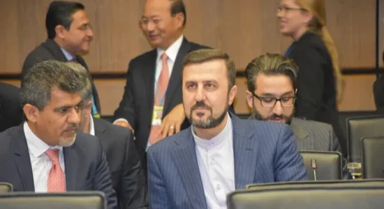 Irani hedh poshtë deklaratën Britani-Francë për Hormuzin, paralajmëron kundër pranisë së huaj ushtarake