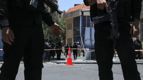 Siria arreston anëtarë të ISIS-it, sekuestron armë në Halep