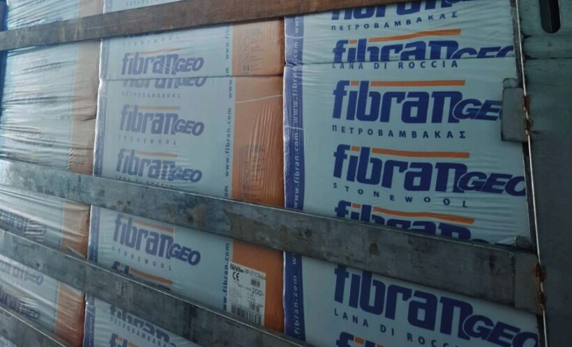 Dogana konfiskoi 5.000 pako cigare me vlerë 9 milionë denarë, u arrestua shoferi i kamionit