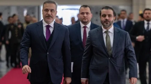 Kryediplomatët e Turqisë dhe Sirisë diskutojnë zhvillimet rajonale në një bisedë telefonike