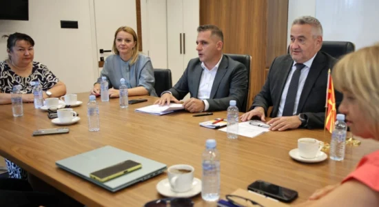 Klekovski në takim me përfaqësues të mjekëve amë dhe të “Terminit Tim”: Së bashku për termine më të shpejta dhe më efikase