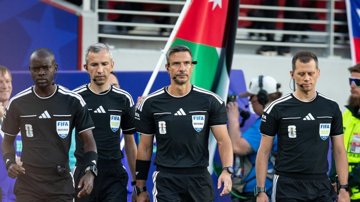 FIFA cakton gjyqtarët për finalen e Kupës së Botës