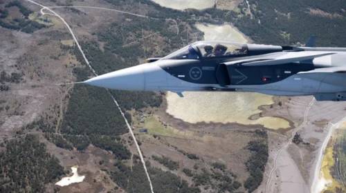 Suedia porosit 16 aeroplanë Gripen E për Ukrainën