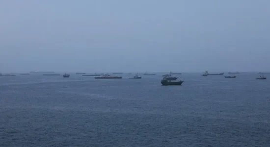Trafiku në Ngushticën e Hormuzit bie, rritet aktiviteti në Ngushticën Bab el-Mandeb