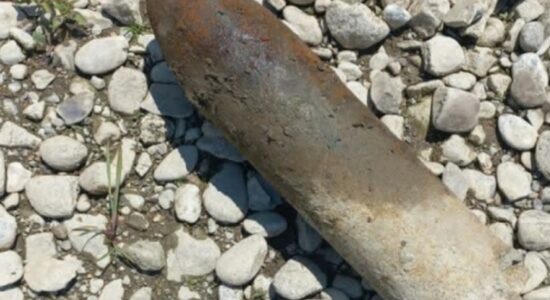 Granatë e pashpërthyer nga Lufta e Parë Botërore gjendet në Negotinë