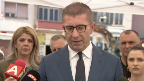 (VIDEO) Mickoski akuzon LSDM-në për diasporën, LSDM kryeministrin për vjedhje