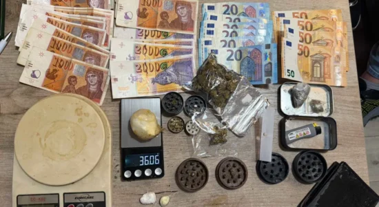 Bastisje në Shkup, konfiskohet drogë dhe para – ndalohen dy persona