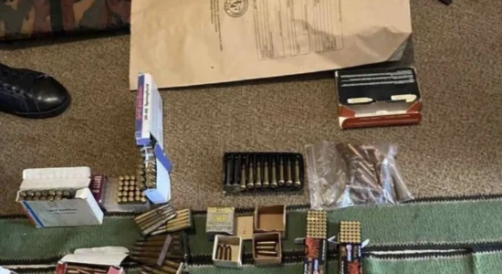 Bastisje në Demir Hisar, kapen nëntë pushkë, pistoleta dhe municione, janë ndalua katër persona