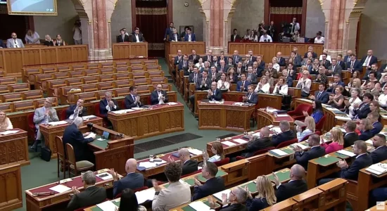 Parlamenti hungarez shkarkon presidentin Tamás Sulyok nga detyra