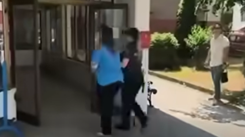 (VIDEO) Policia arrestoi drejtoreshën e NP “Komunalec” dhe dy bashkëpunëtorët e saj