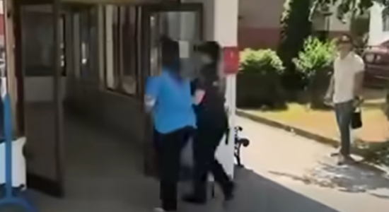 (VIDEO) Policia arrestoi drejtoreshën e NP “Komunalec” dhe dy bashkëpunëtorët e saj