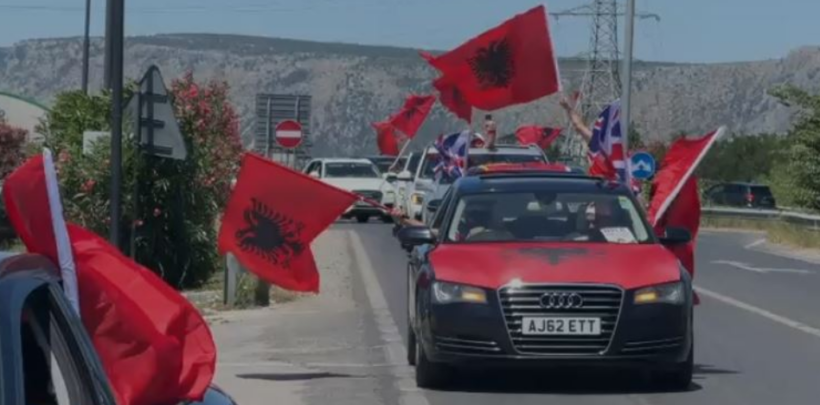 Protestë e madhe kombëtare për largimin e Edi Ramës/ Autokolona kilometrike e diasporës mbërrin në Lezhë