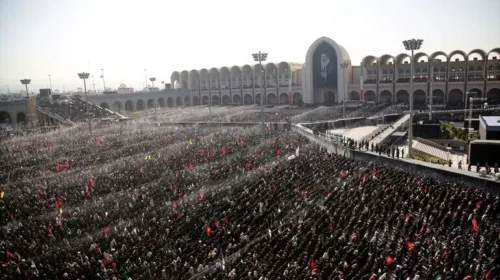 Iran, falet në masë namazi i xhenazes për ish-liderin suprem Khamenei
