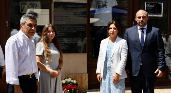 (VIDEO) Në Çarshi u vendos pllakë përkujtimore për urbanistin polak