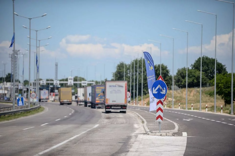Nga sot vendoset regjim veror i trafikut për kamionë