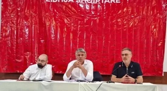 Lidhja Shqiptare mbajti Kuvendin e parë, u zgjodh kryesia e re e partisë