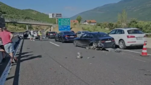 Aksident i rëndë në autostradën “Ibrahim Rugova”, shtatë persona të lënduar