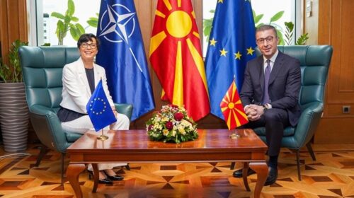 (VIDEO) Kos: Ndryshoni kushtetutën dhe ejani në BE