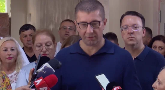Mickoski: Jemi për BE-në, por nuk do të pranojmë zgjidhje destruktive