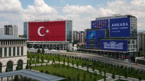 Fillon samiti i NATO-s në Ankara