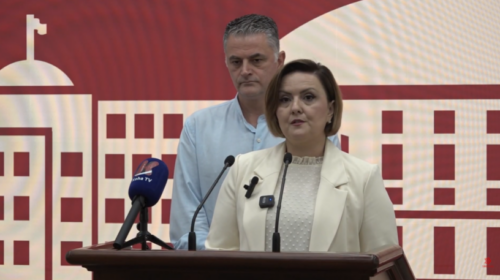 (VIDEO) Pasholli: Shumica parlamentare po e shkel rregulloren e Kuvendit