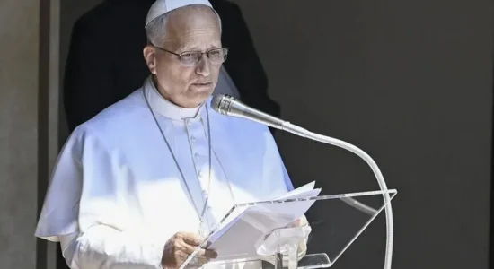 Papa Leoni paralajmëron se “erërat e luftës” po fryjnë përsëri në Lindjen e Mesme dhe Ukrainë