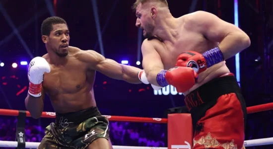 “Më falni të gjithë, nuk ju bëra krenar”, Kristian Prenga reagon pas humbjes nga Anthony Joshua