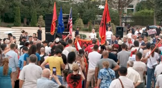 Dita e 50-të e protestës, qytetarët para Kryeministrisë: Të enjten protestë kombëtare te Parlamenti
