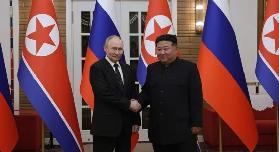 Rusia dhe Koreja e Veriut shqyrtojnë bashkëpunimin dypalësh në bisedimet në Moskë