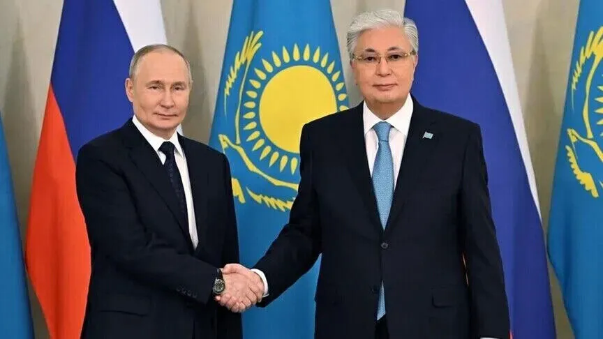 Presidenti kazak i bën thirrje Putinit të “ngrijë” konfliktin në Ukrainë dhe të rikthehet te “Formula e Stambollit 2.0”
